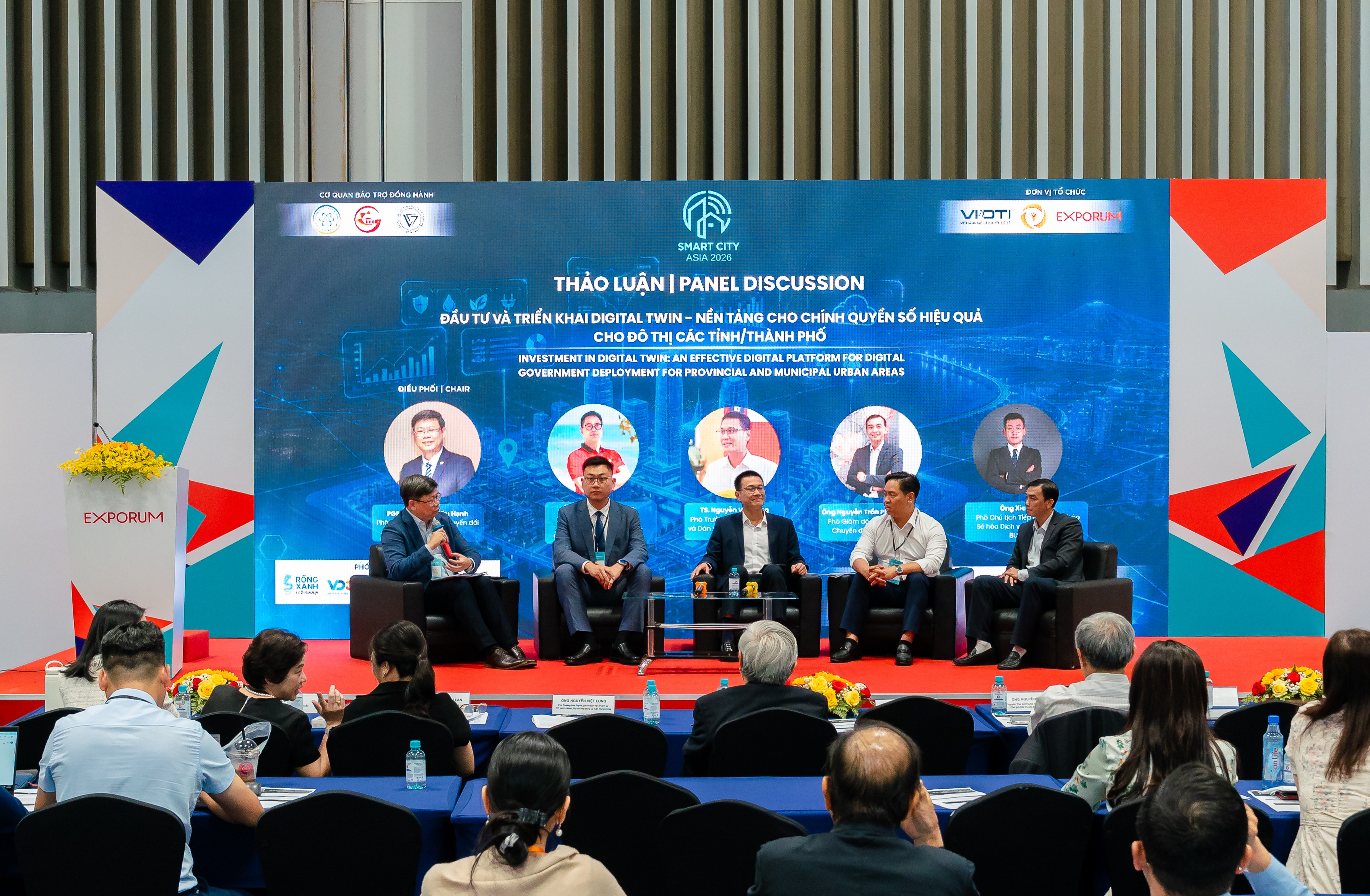 Onsite Photo5 Conference.jpg